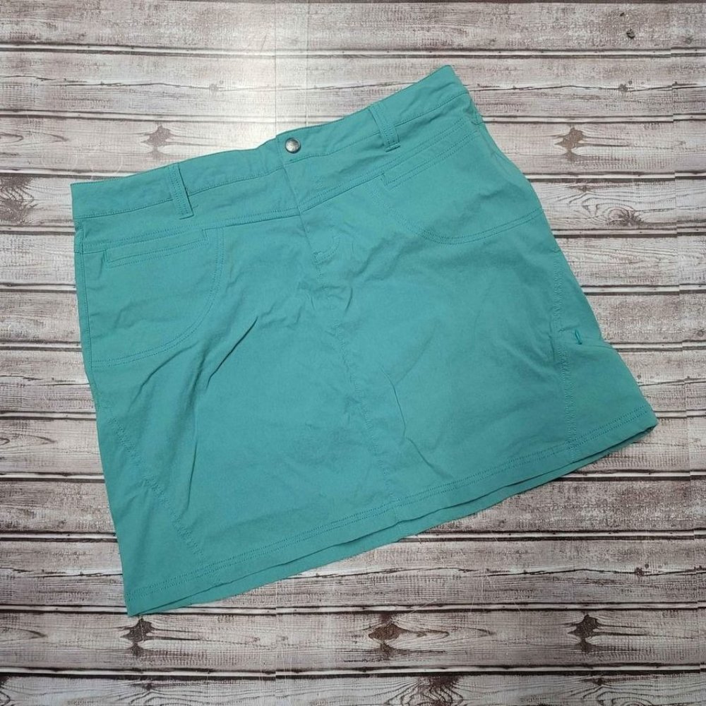Athleta skirt with shorts